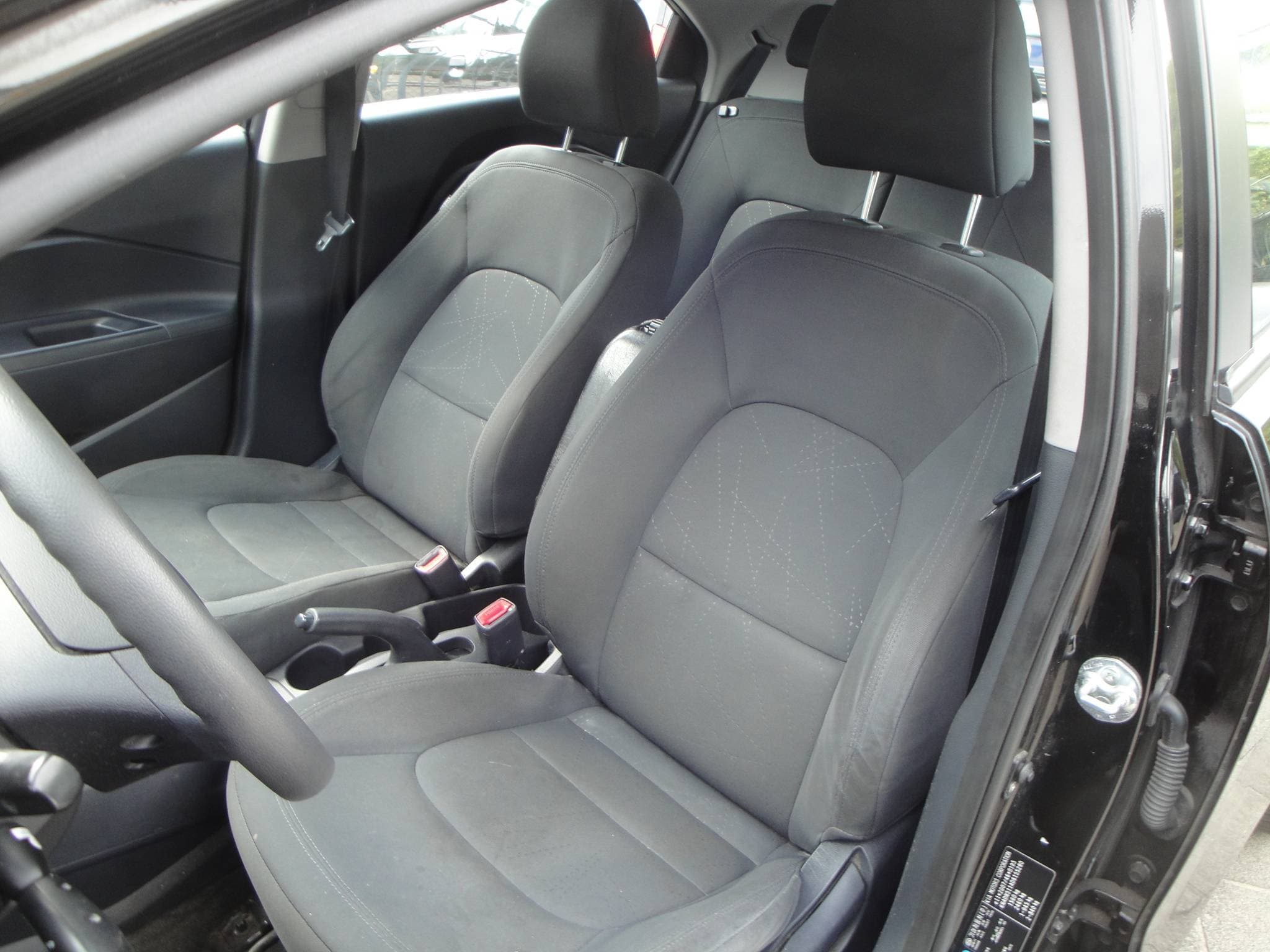 Kia Rio 1.2 5-Drs. met o.a. Audio, Airco en Cr.Control. - Thumbnail 12