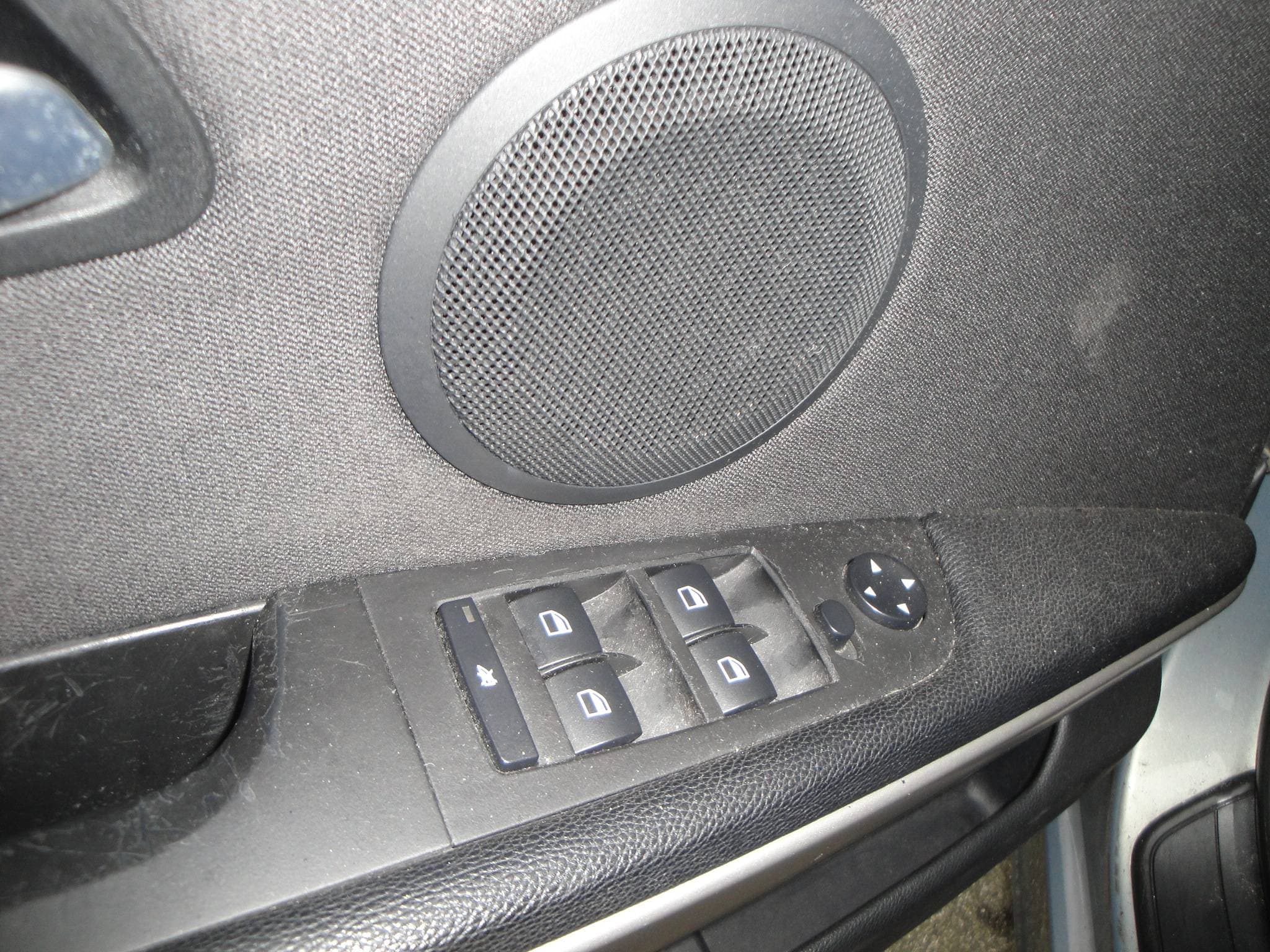 BMW 320i 2.0i 6-Sp. 4-Drs. Sedan (Zéér netjes, niet in gerookt) met o.a. Airco, Audio, LM-velgen, etc. & nw. APK. - Thumbnail 7